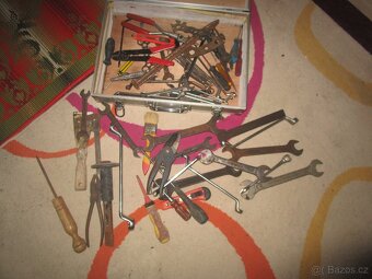 plný kufr nářadí - 3