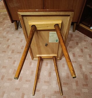 Konferenční stolek - 3