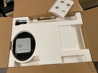 TV, LCD, 24", Samsung B2430HD - 3