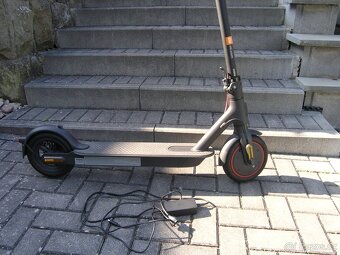 KOLOBĚŽKA XIAOMI SCOOTER PRO 2 - 3