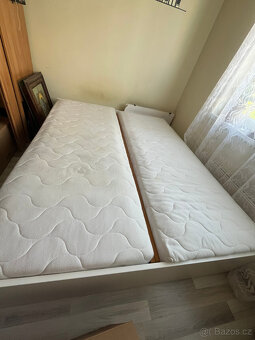 Bílá postel IKEA vč.matrací a roštu 180x200 cm - 3