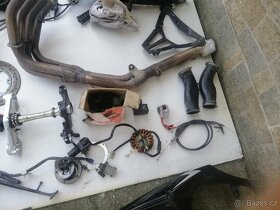 náhradní díly na Yamahu R6 - 3