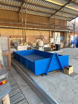 AVIA hákový kontejner na suť, šrot, stavební materiál - 3