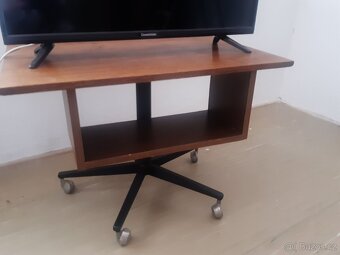 Retro TV stolek - 3