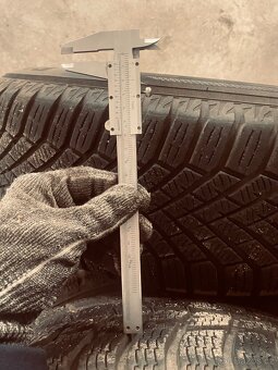 Prodám zimní kompletní kola Mercedes-Benz - 3