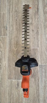 Elektrické nůžky na živý plot Black Decker (V ZÁRUCE) - 3