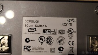Pětiportový switch 3COM - 3