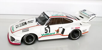 Závodní Porsche 1/18 - 3