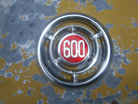 Fiat 600,600D predni znak - 3