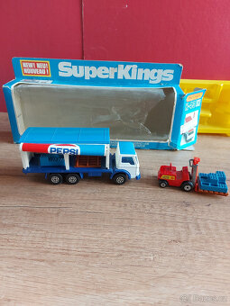 K-40 Delivery Truck and Fork Lift - 3