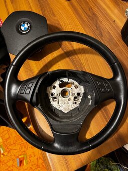 BMW Volant E90/E91/E87 - 3