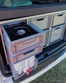 Obytná vestavka VW T5 - 3