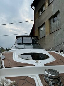 Kajutova lod´ Regal 28 Express. 2012 rok - 3