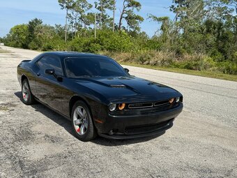 Dodge Challenger 3.6 V6 SXT PLUS - 3