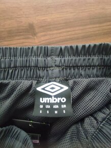 Nové sportovní kalhoty Umbro, vel. S - cena jen 200 Kč - 3