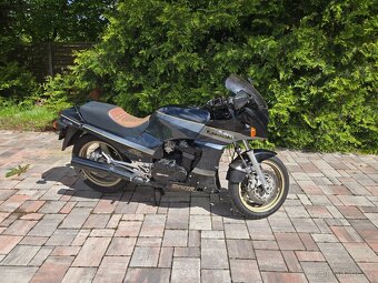 Kawasaki GPZ 900 R - 3