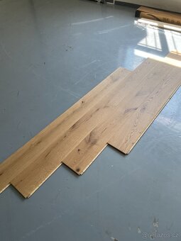 Dub Hnědý - Třívrstvá dřevěná dubová podlaha, 220x18cm - 3