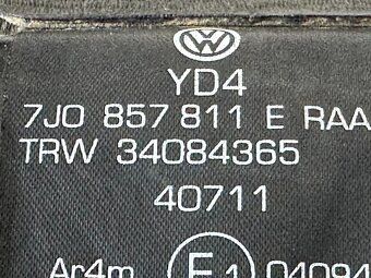 Levý zadní pás 7J0857811E VW Transporter T5 7J FL r.v. 2011 - 3