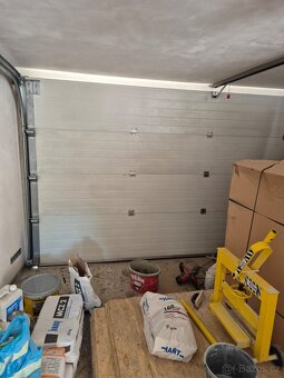 Prodám funkční bílá garážová vrata s motorem 4250x2080mm - 3