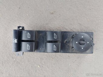 Ovládání stahování oken Ford Focus ii - 3