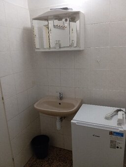 Jednolužkový pokoj s uzamykatelným vchodem - 3
