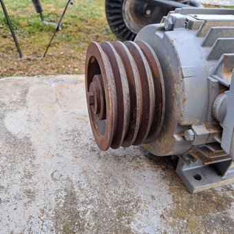 Prodám elektromotor 4kW - 3
