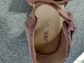 Růžové sandalky - 3
