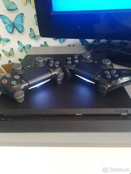 Playstation 4 Slim - 3