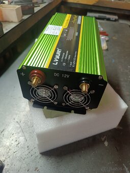 Měnič napětí 12v/230v - 3
