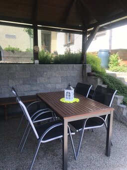 Zahradní stůl se židlemi. - 3