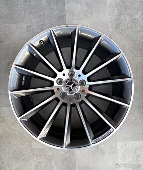 Mercedes R20 AMG Mercedes CLS53 AMG Dvourozměrný - 3