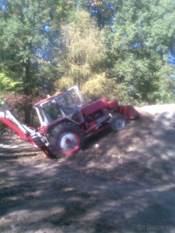 Traktorbagr Bělorus - 3