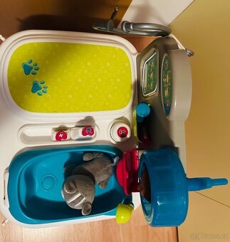 Dětský veterinární stolek s plyšáky a doplňky - 3