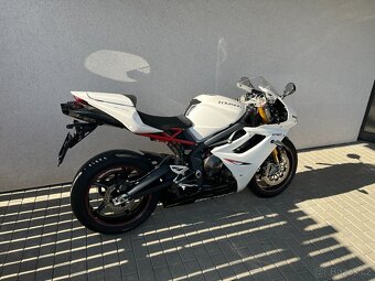Triumph Daytona 675R - 3