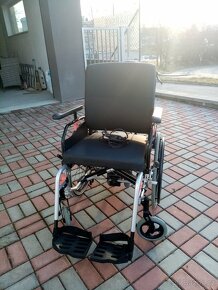 Invalidní vozík elektrickým pohonem - 3