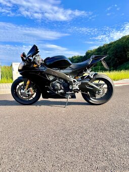 Aprilia rsv4 - 3