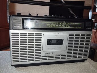 Radiomagnetofon Universum - 3