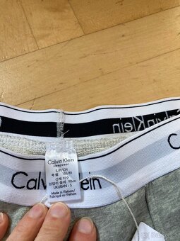 Calvin Klein tepláky - 3