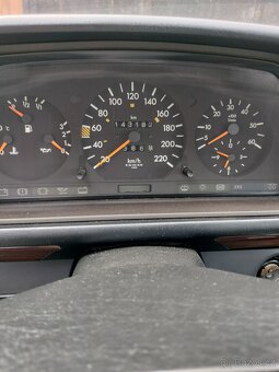 Mercedes Benz W 124 250 D - 3