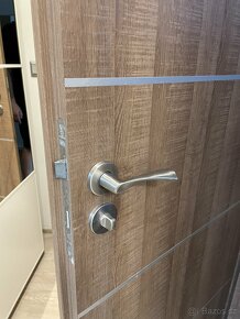 Interiérové dveře hnědé levé a pravé - 3