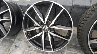 18 alu VW GOLF / ŠKODA OCTAVIA III zimní 225/40 R18 - 3