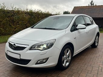 Opel Astra 1.6 i 85kW Xenon Tempomat Serviska - 3