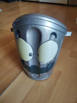 Hračky a různé společenské hry - 3