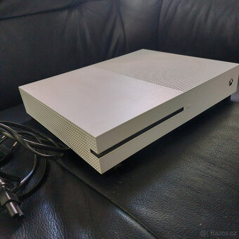 Herní konzole Xbox One S, ovladač, super stav - 3