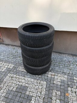 Zimní pneu 215/45 R18 - 3