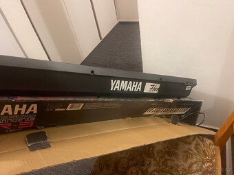 Yamaha PSR-3 - 3