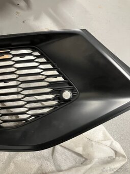 mrizka narazniku prava audi q8 s-line nova - 3