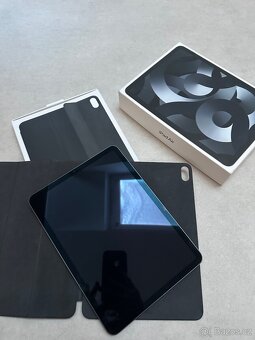 Apple iPad Air 5. generace, originální obal ZDARMA - 3
