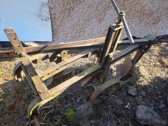 Tří radliční pluh - 3