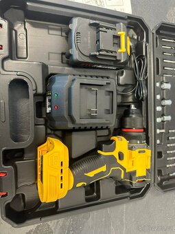 Aku vrtačka / šroubovák (1066) - 3